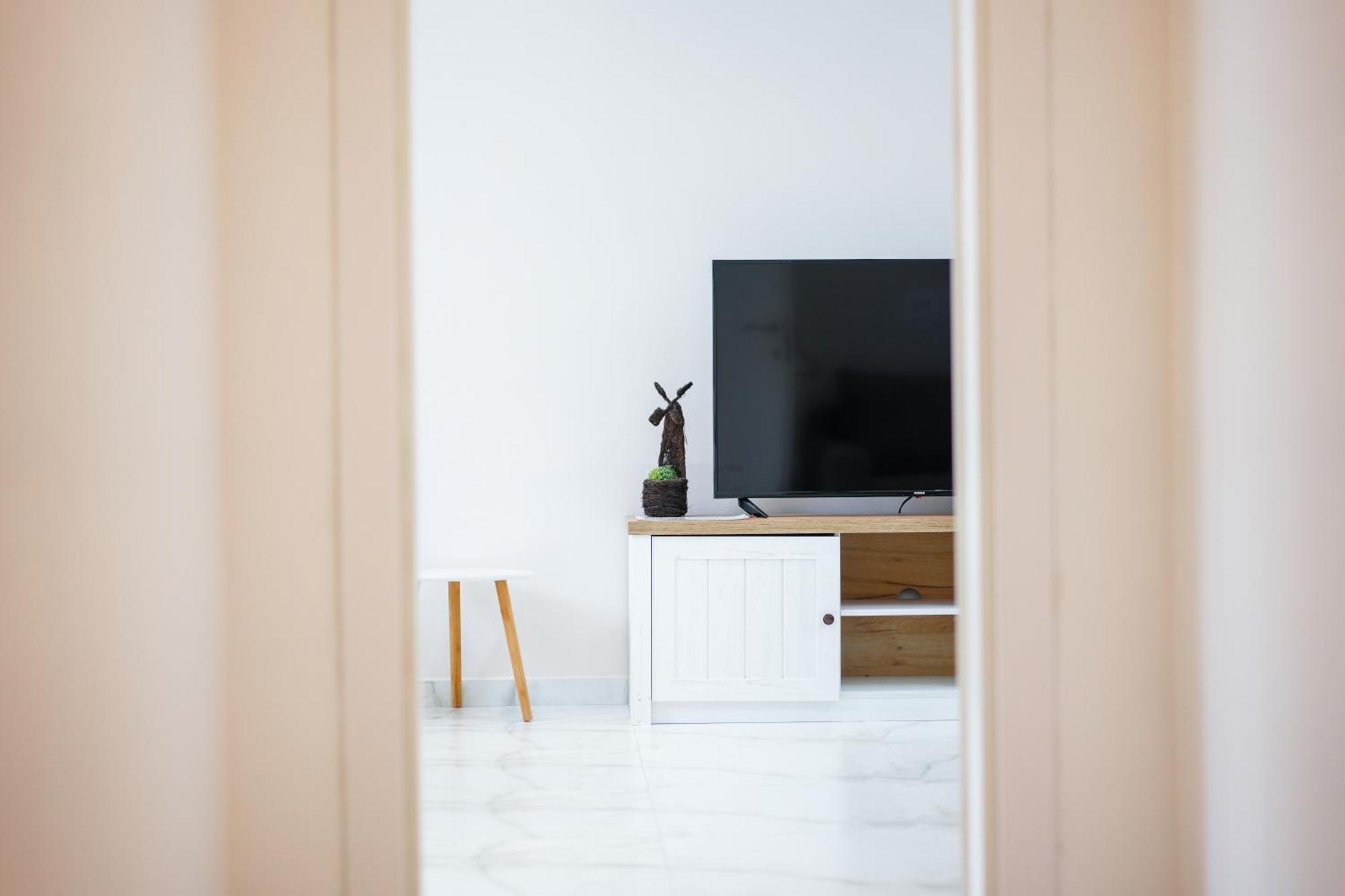 City Center Hideout - Studio Apartment Tirana Kültér fotó