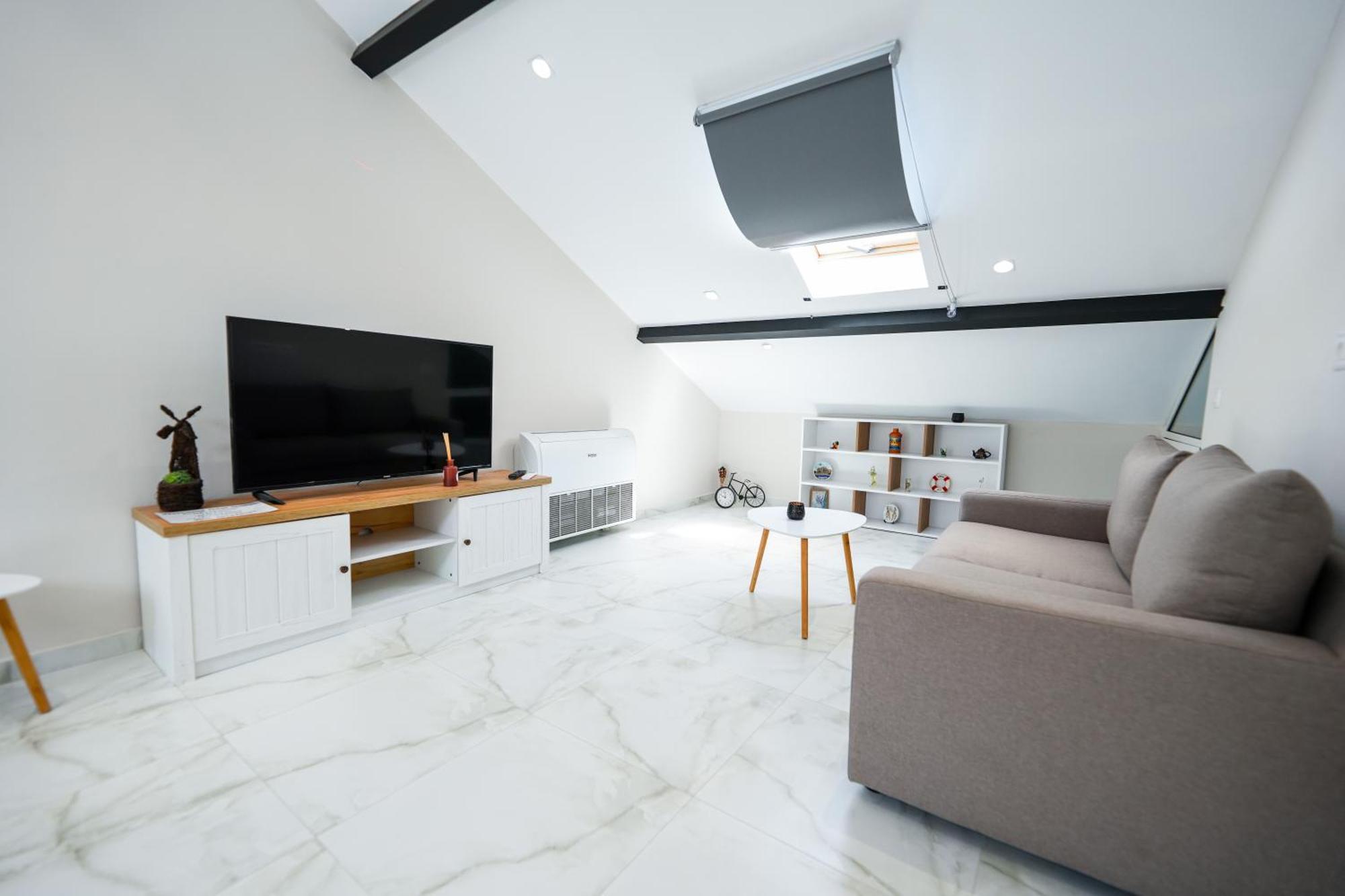 City Center Hideout - Studio Apartment Tirana Kültér fotó