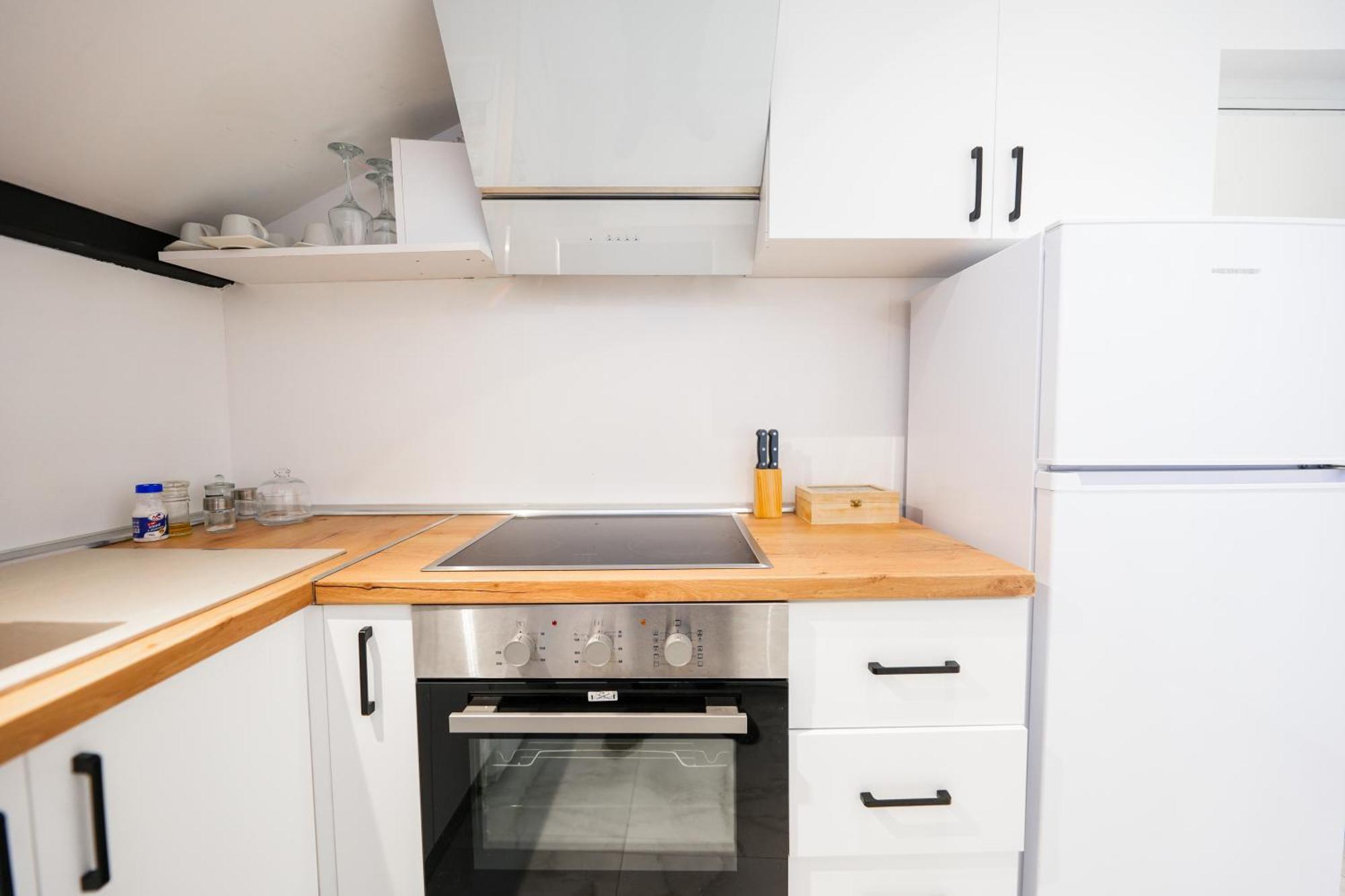 City Center Hideout - Studio Apartment Tirana Kültér fotó